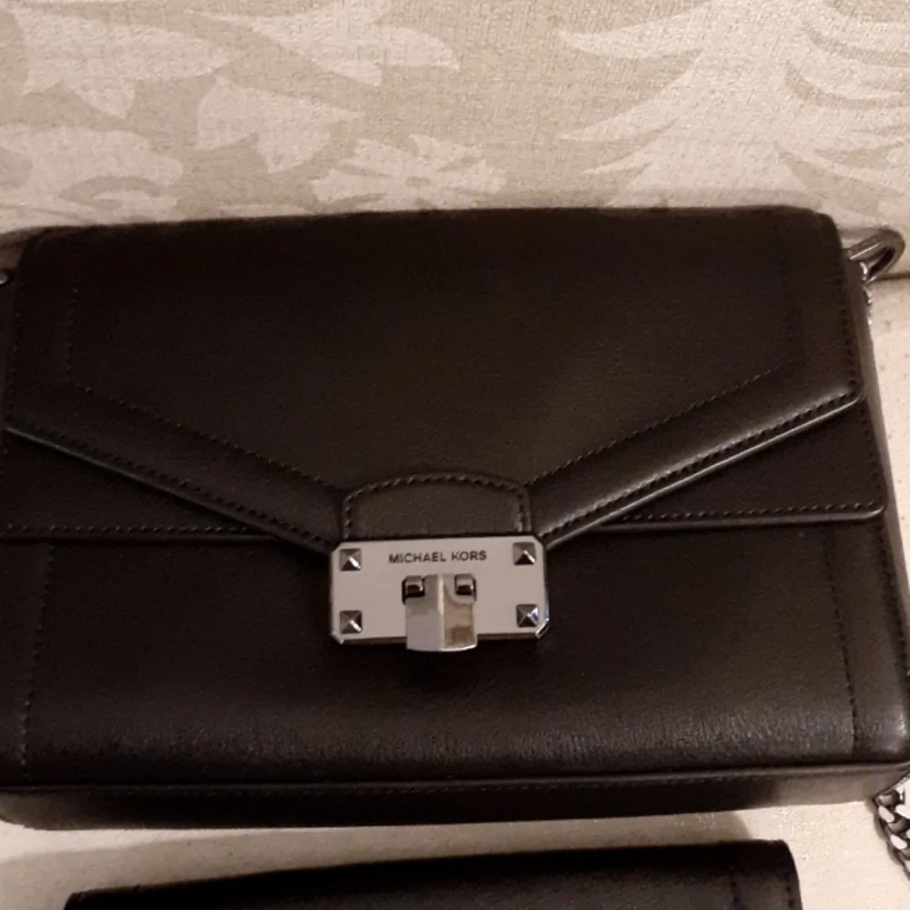 MICHAEL KORS PURSE N WALLET CROSSBODY SET - Picture 3 of 12
